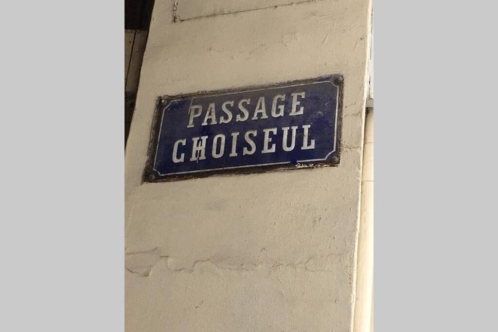 French Typical Apartment Paris Exterior foto